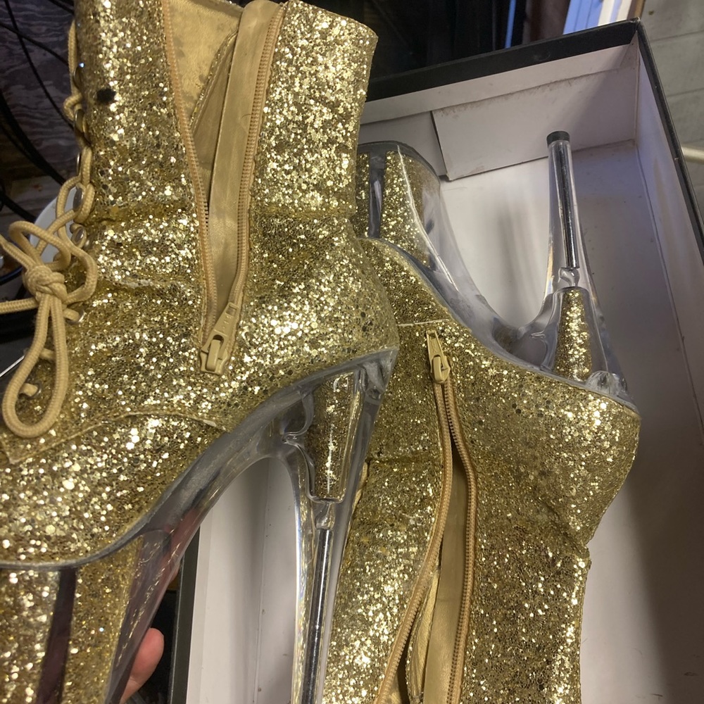 HEELS HEELS HEELS